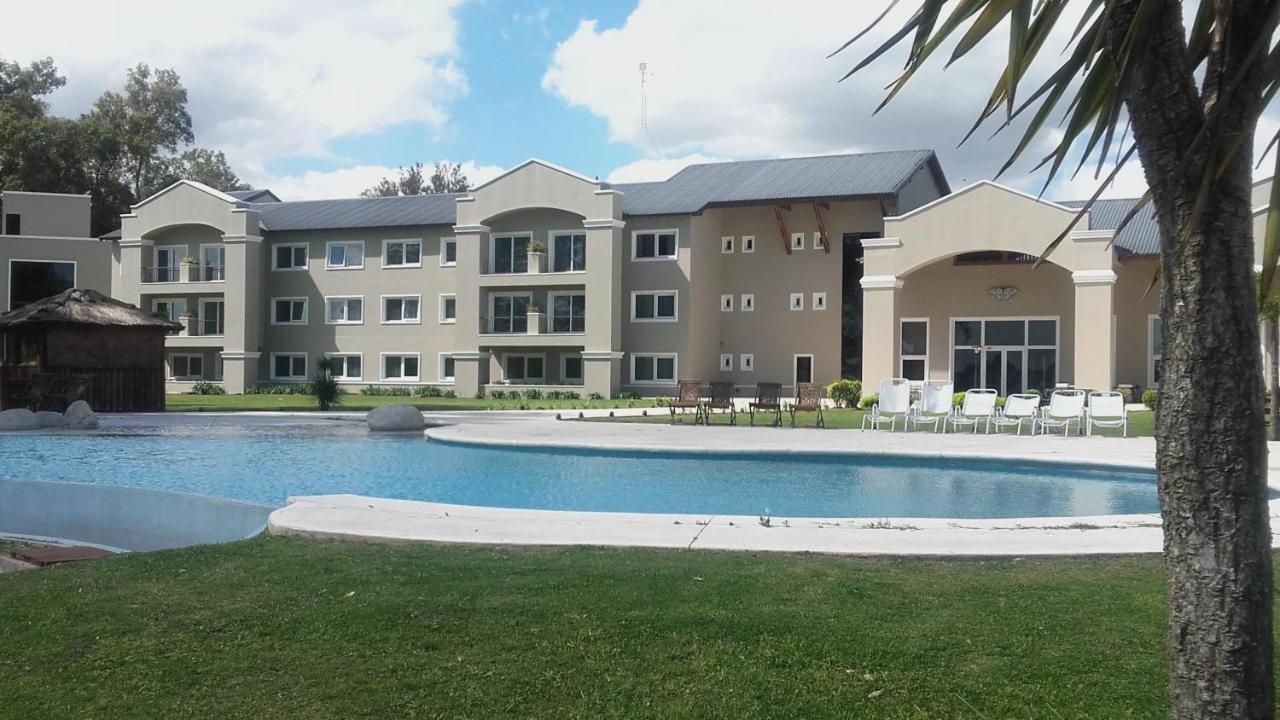 Howard Johnson Resort & Convention Center Ezeiza Ngoại thất bức ảnh