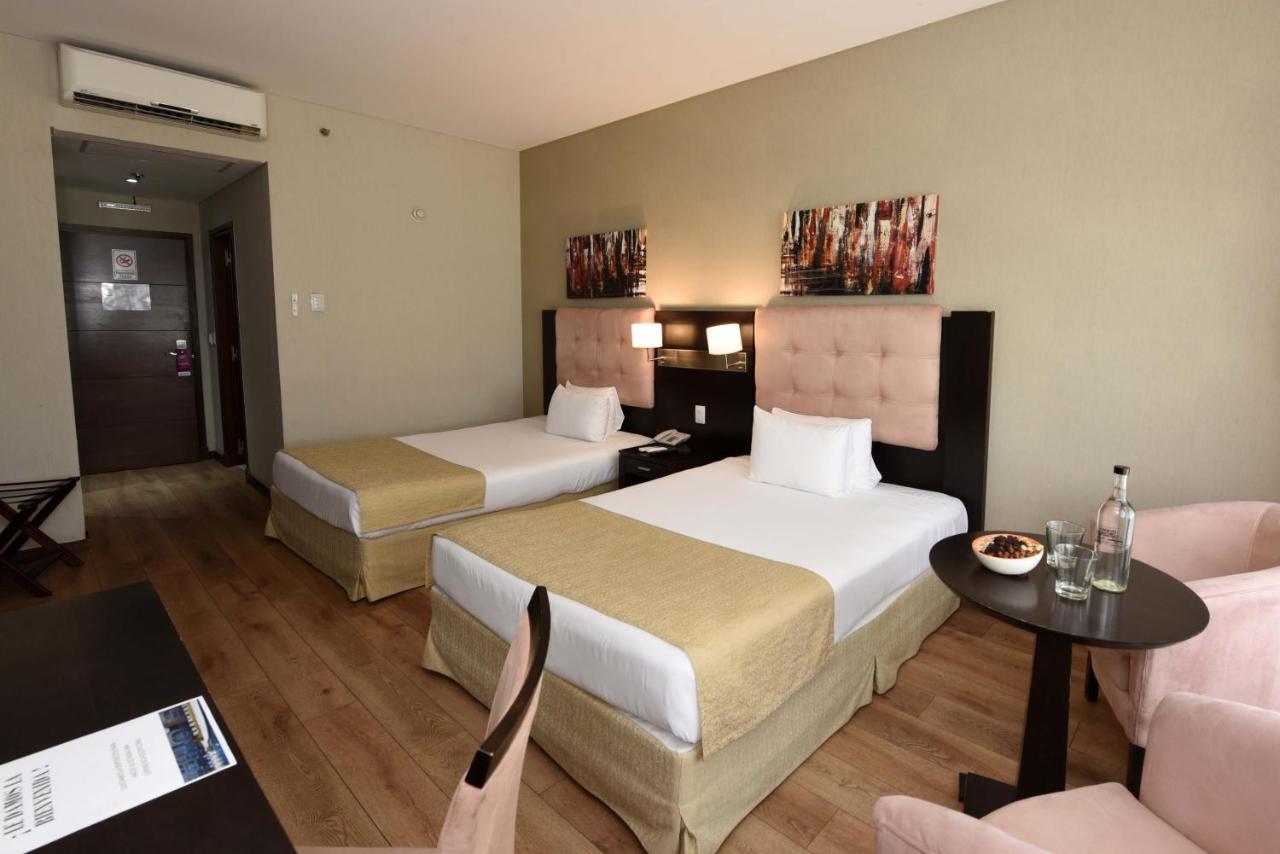 Howard Johnson Resort & Convention Center Ezeiza Ngoại thất bức ảnh