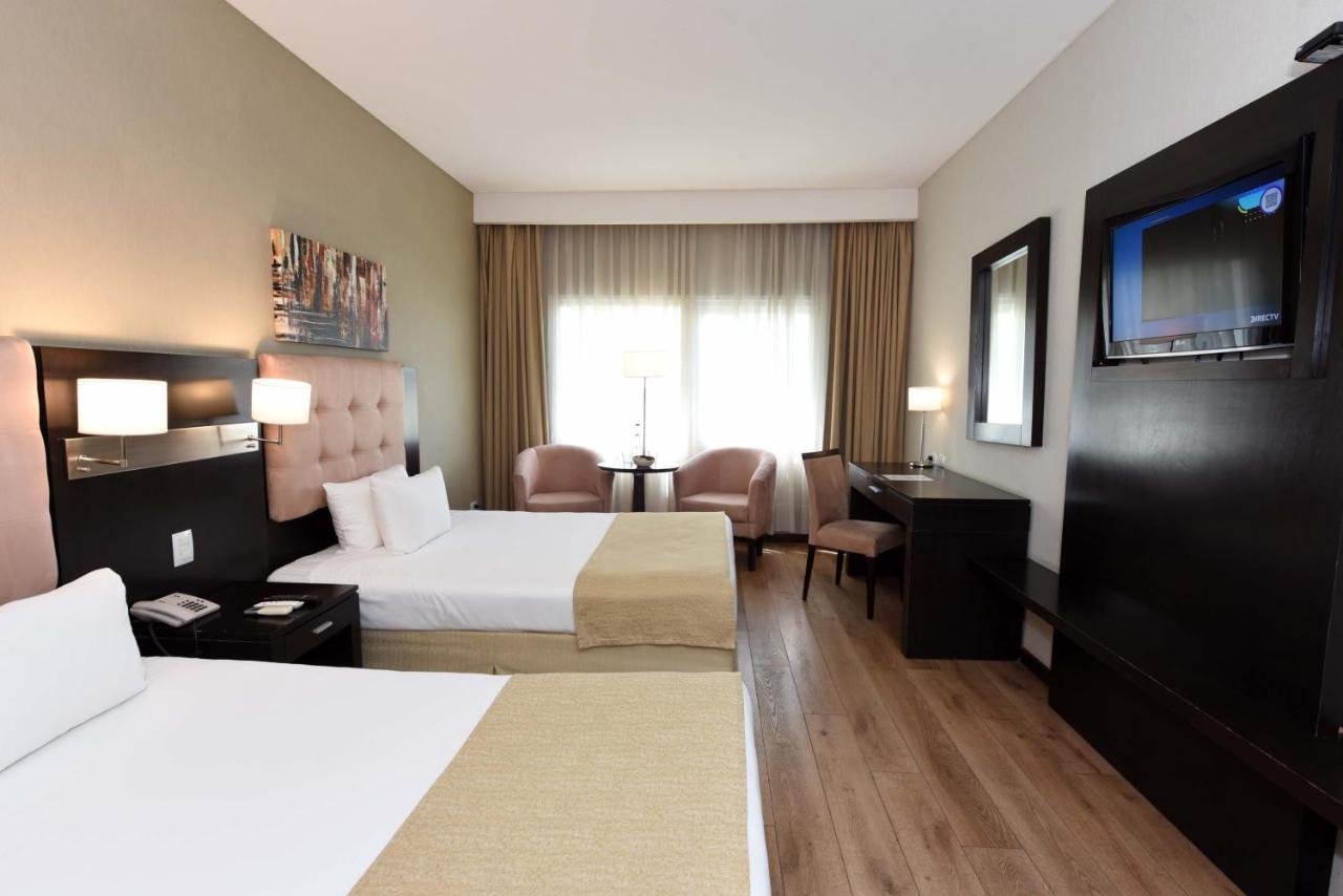 Howard Johnson Resort & Convention Center Ezeiza Ngoại thất bức ảnh