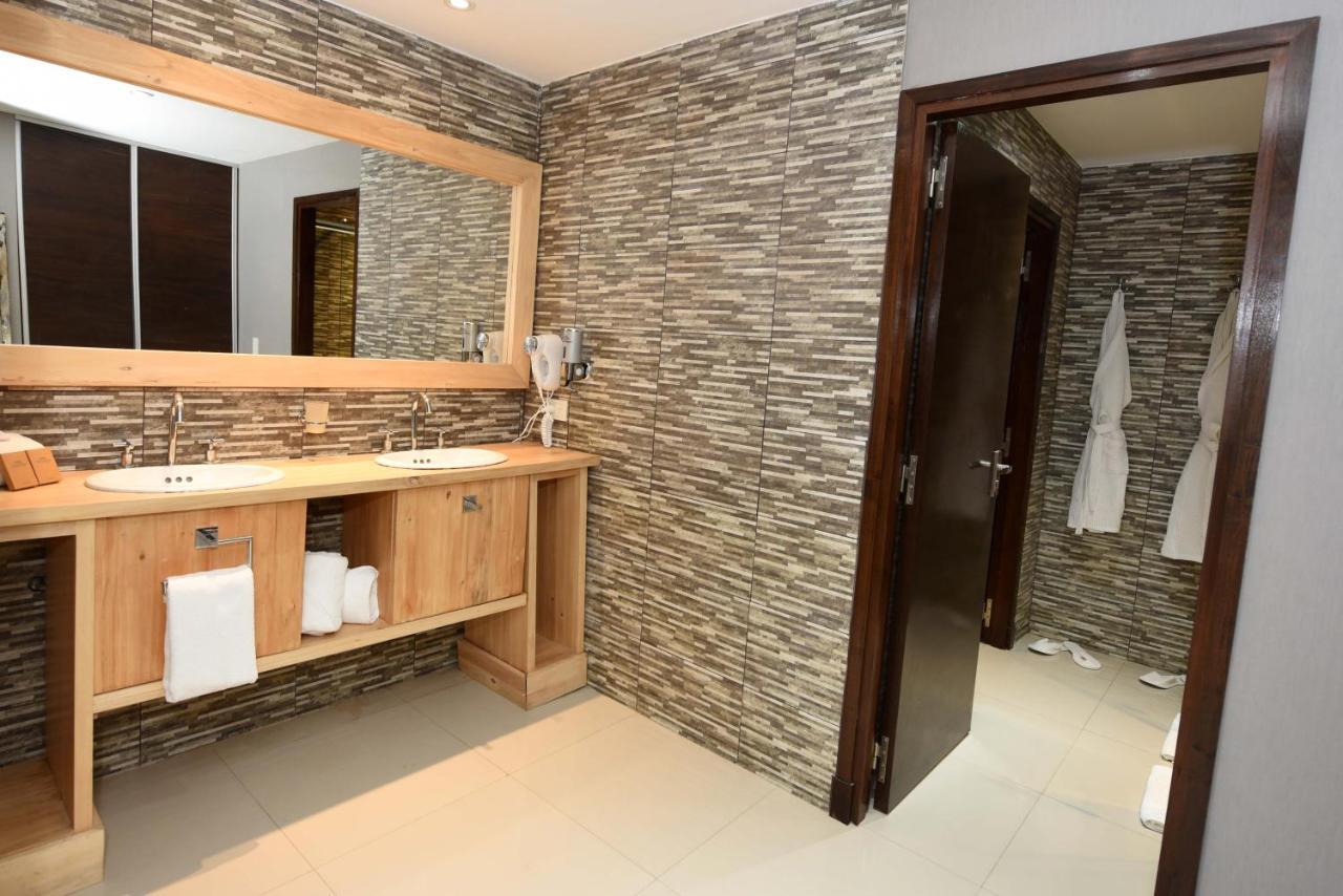 Howard Johnson Resort & Convention Center Ezeiza Ngoại thất bức ảnh