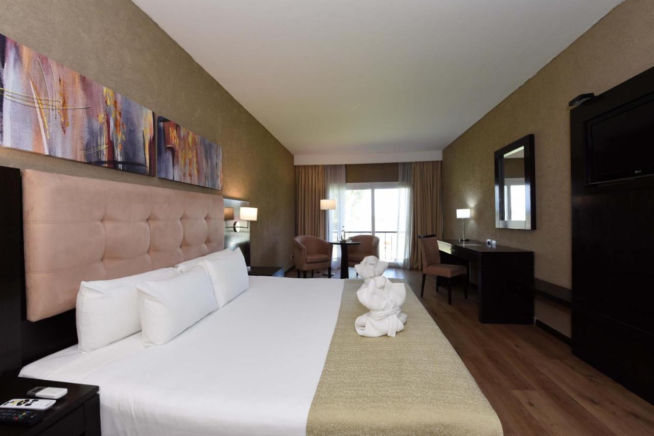 Howard Johnson Resort & Convention Center Ezeiza Ngoại thất bức ảnh