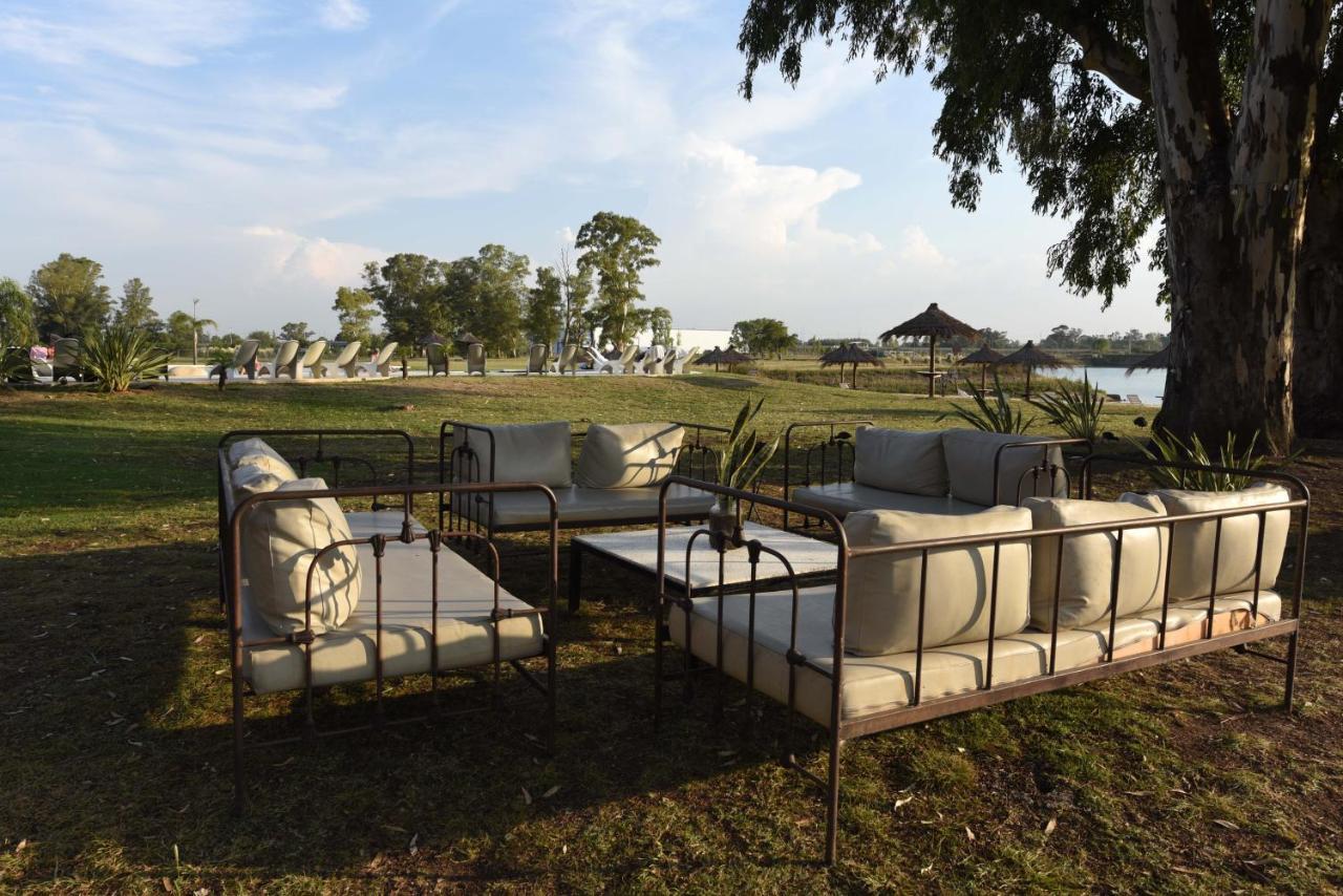 Howard Johnson Resort & Convention Center Ezeiza Ngoại thất bức ảnh