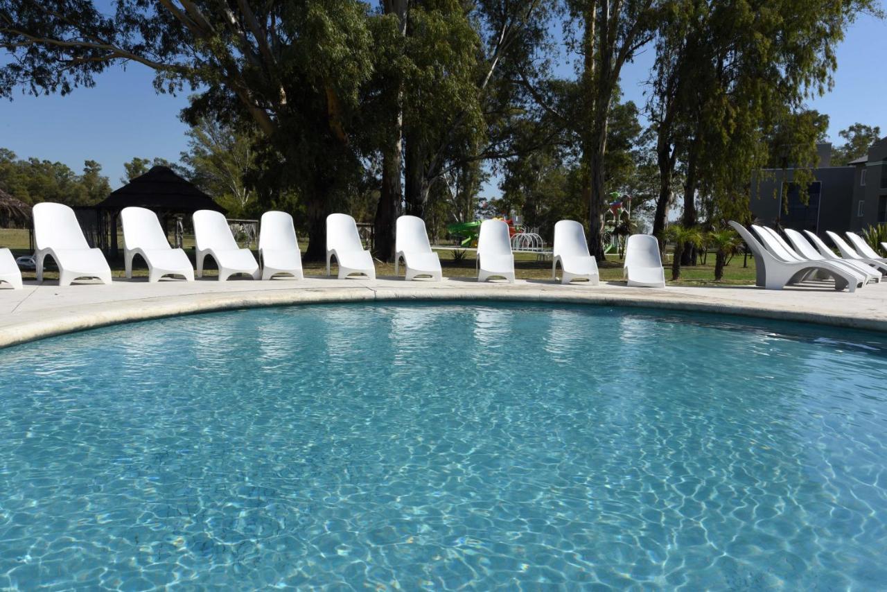 Howard Johnson Resort & Convention Center Ezeiza Ngoại thất bức ảnh