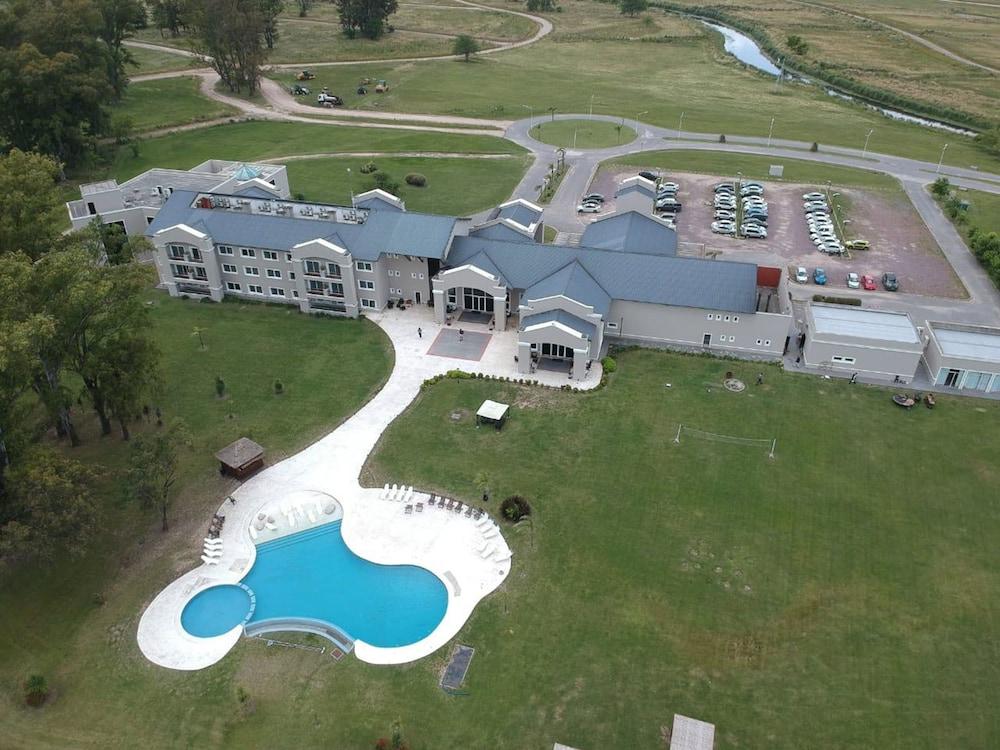 Howard Johnson Resort & Convention Center Ezeiza Ngoại thất bức ảnh