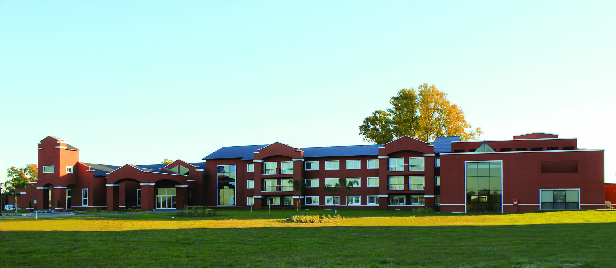Howard Johnson Resort & Convention Center Ezeiza Ngoại thất bức ảnh